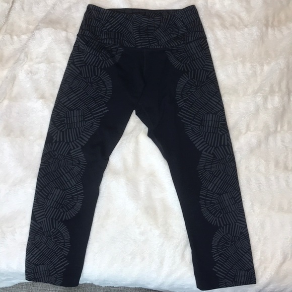 Nike Pants - Nike legendary crop